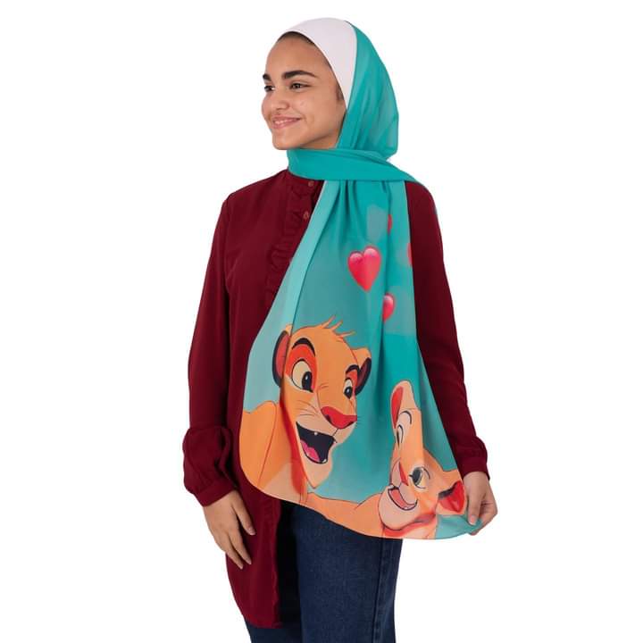 Small sized scarf with Simba in turquoise and a red heart