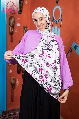 Satin scarf printed with black and mauve colors