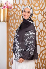 Satin scarf printed with black and white colors