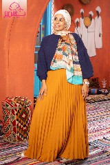 Satin scarf with a beige background and a pattern of houses